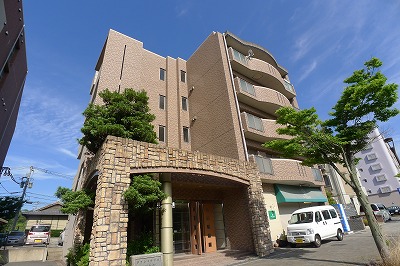 北九州市若松区小敷ひびきののマンションの建物外観