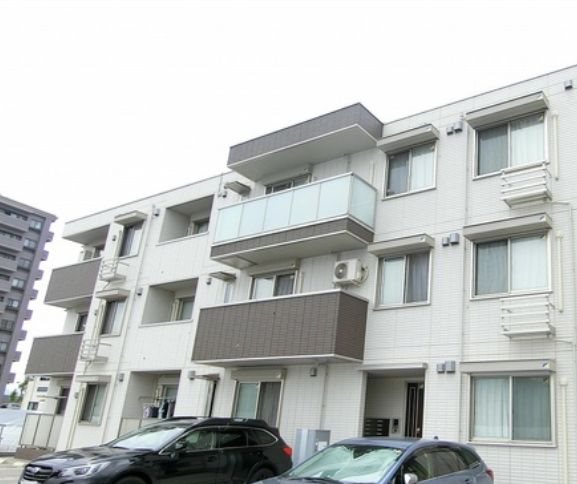 広島市安佐南区中筋のアパートの建物外観