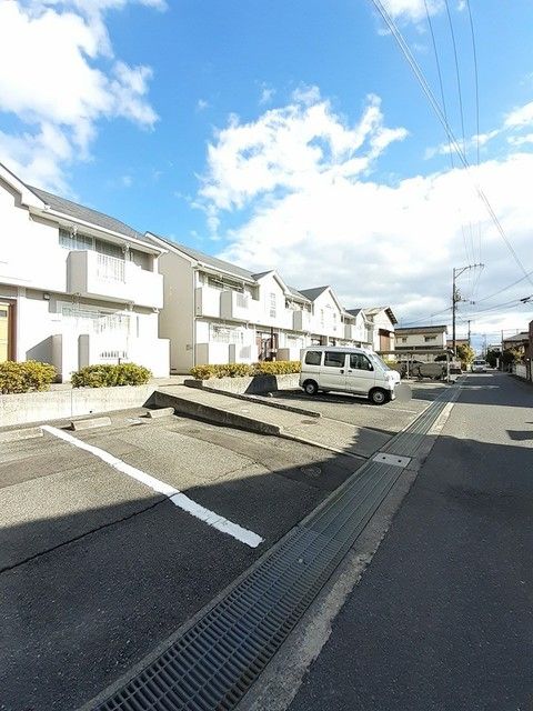 【東広島市安芸津町風早のアパートの駐車場】