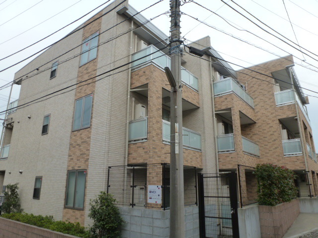 川崎市宮前区平のマンションの建物外観