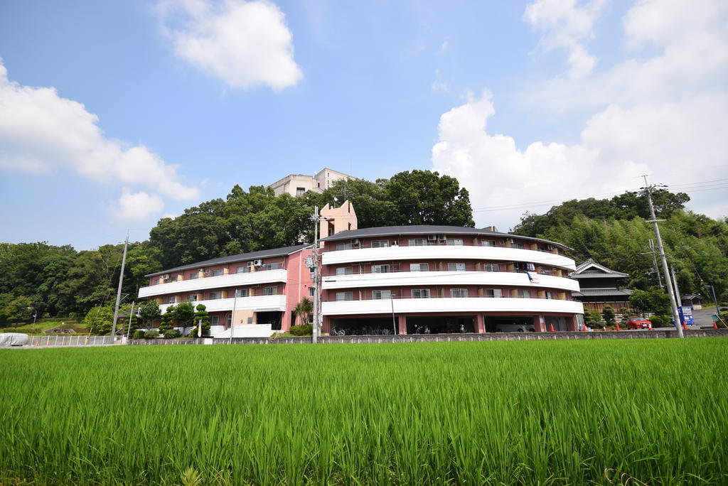 南河内郡河南町大字東山のマンションの建物外観