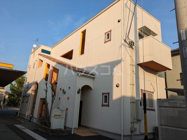 西尾市馬場町のアパートの建物外観