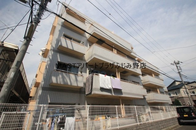 富士見市大字鶴馬のマンションの建物外観