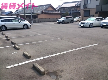 【Ｃａｓａ Ｗａｋａｍａｔｓｕ　Aの駐車場】