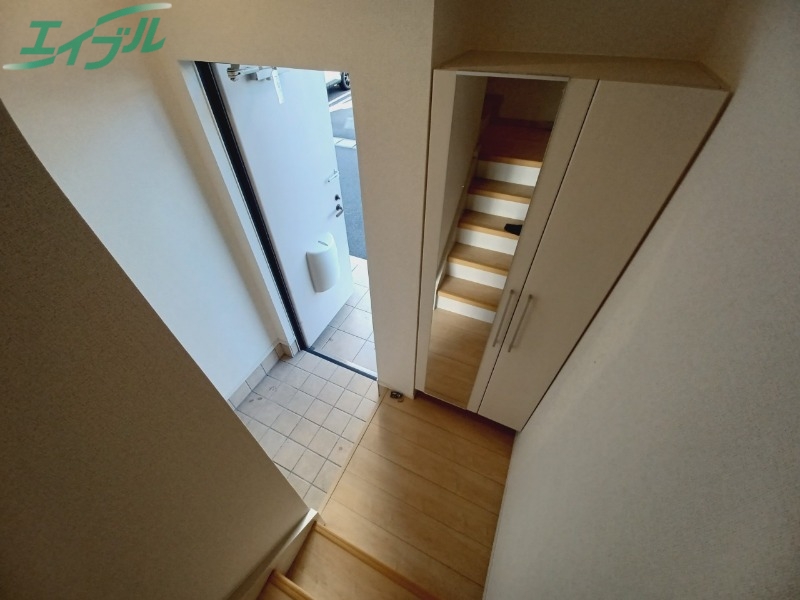 玄関　同型参考写真