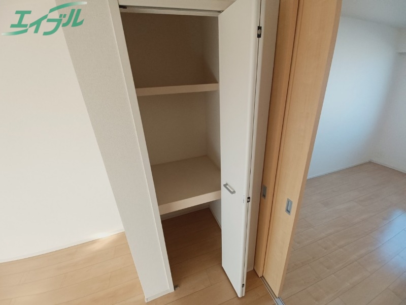 収納　同型参考写真