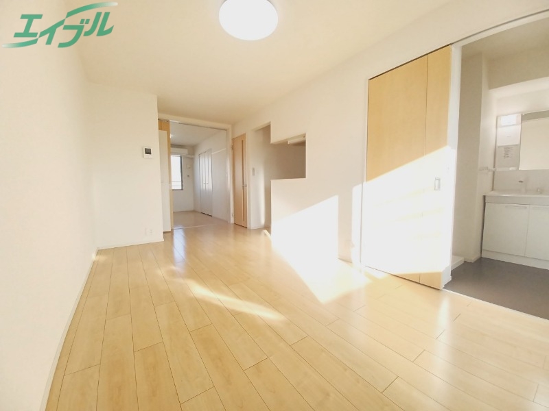 居室・リビング　同型参考写真