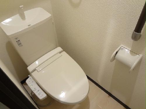 トイレ　温水洗浄便座完備