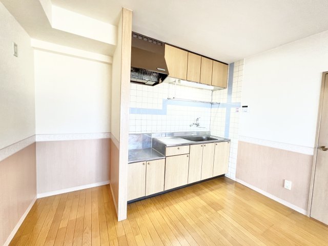 キッチン　※別部屋参考写真