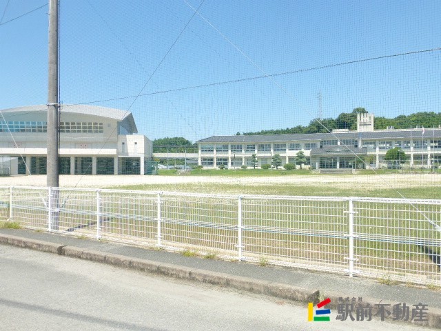 中学校　見崎中学校（中学校）まで400m