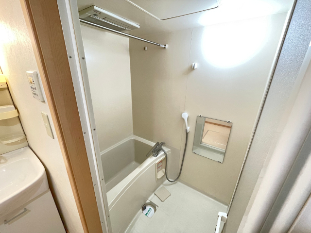 バス・シャワールーム　浴室乾燥機あります