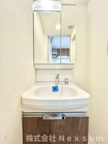 洗面設備　広い洗面スペース