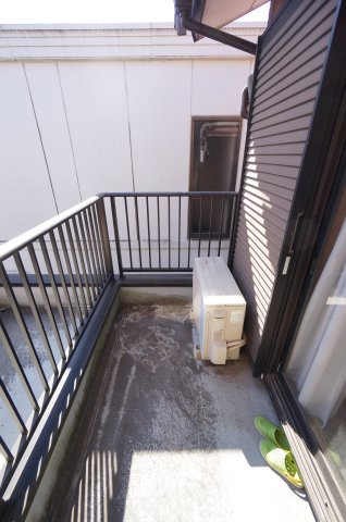 バルコニー　水曜日、営業時間外もご相談ください！