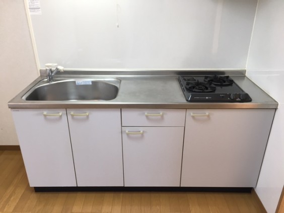 キッチン　参考写真　２口コンロシステムキッチン。