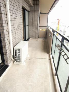 　バルコニー　ベランダ