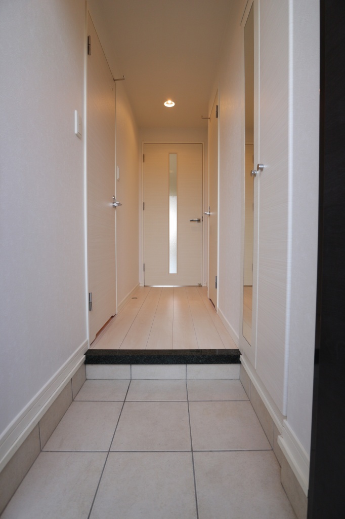 玄関　玄関　※別号室参考写真