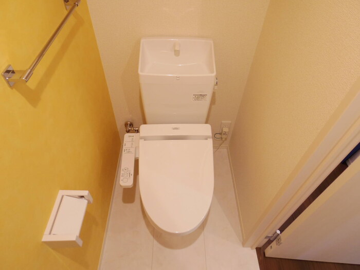 トイレ　温水洗浄便座