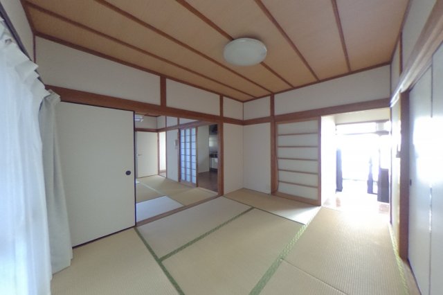 居室・リビング　2022年7月撮影※現況を優先します