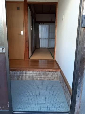 玄関　2022年7月撮影※現況を優先します