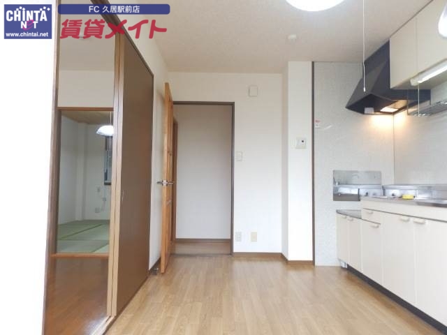 居室・リビング　同型参考写真です。