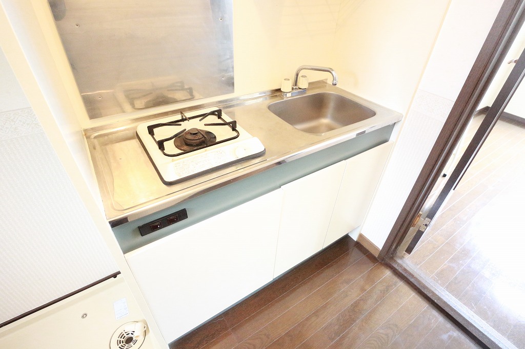 キッチン　コンロ付のキッチンです。
