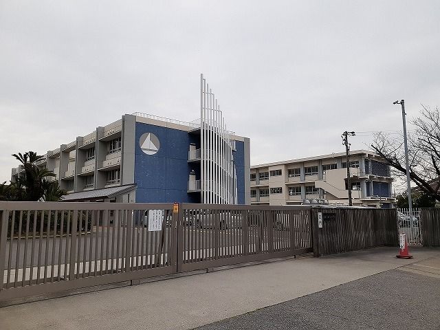 小学校　碧南市立大浜小学校（小学校）まで1500m
