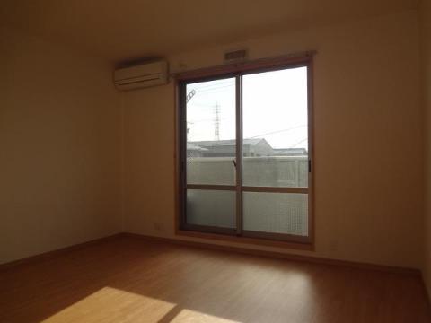 居室・リビング　室内