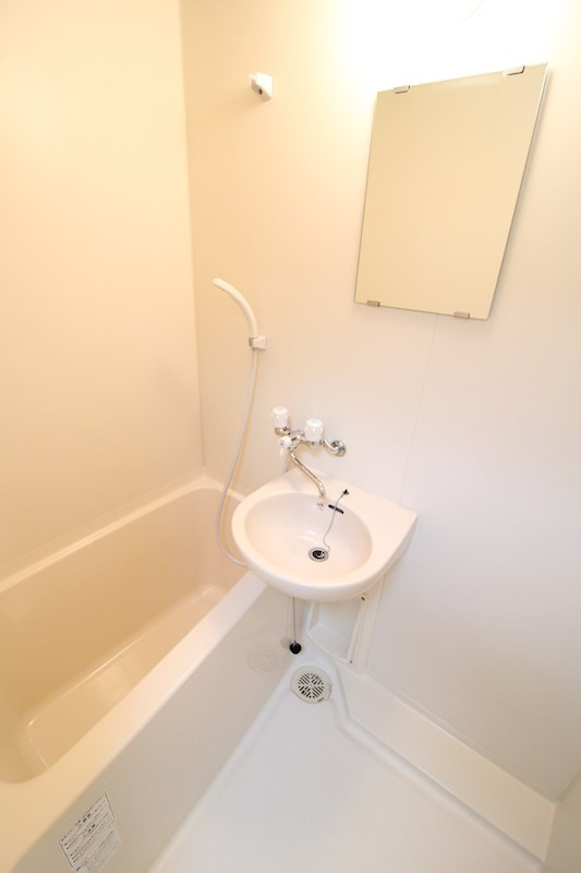 バス・シャワールーム　別部屋参考画像