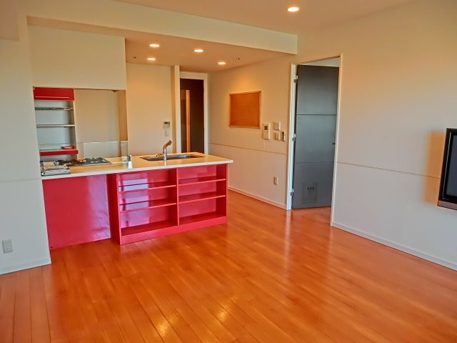 居室・リビング　広々としたLDKのフローリング部屋