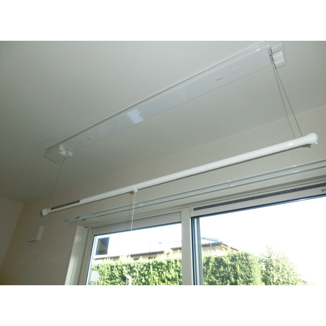 その他設備　室内物干し付