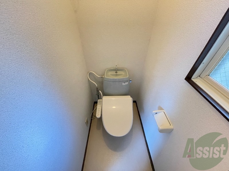 トイレ　ウォシュレット付きのトイレです。シャワートイレは日本の宝。