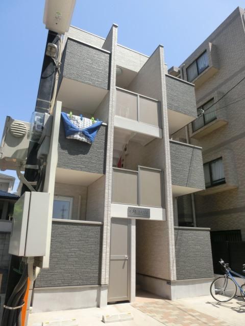 建物外観　２０１２年築　地震に強いミサワホーム施工