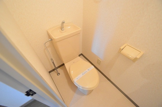 トイレ　もちろんバストイレ別！！！