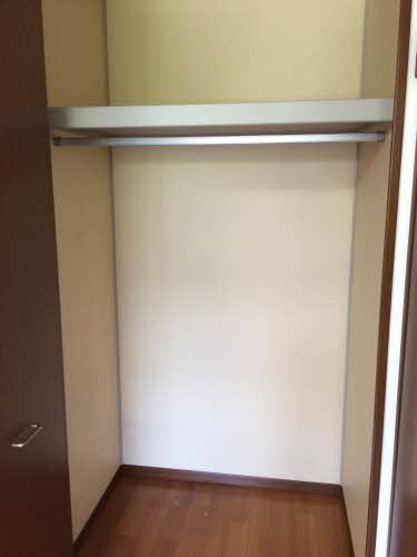 収納　北洋間クローゼット