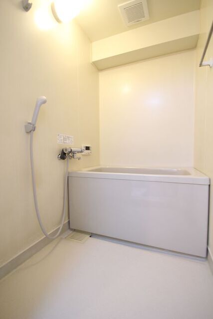 バス・シャワールーム　※別室の参考写真の為、現況優先です。