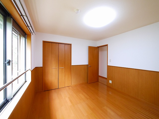 居室・リビング　個人の部屋や寝室として使える洋室です