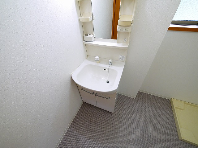 洗面設備　使いやすい洗面所です