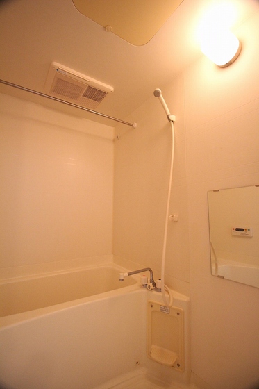 バス・シャワールーム　※別部屋の写真です