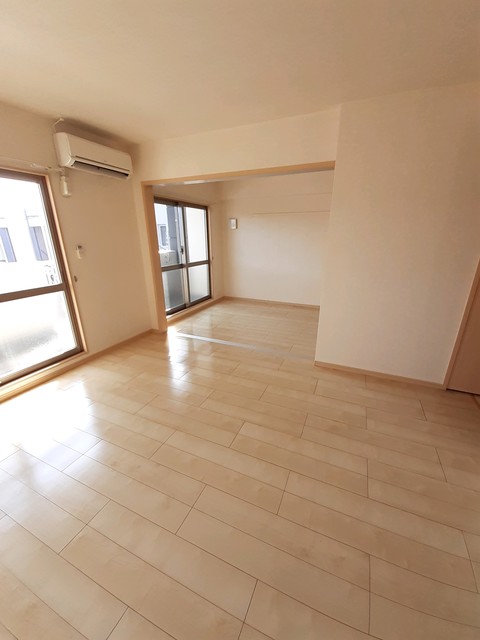 居室・リビング　※写真は別号室のものですので現状優先とさせていただきます