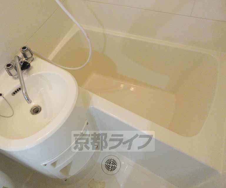 バス・シャワールーム　きれいな浴槽です！