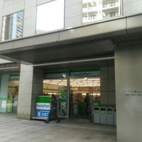 コンビニ　ファミリーマート六本木一丁目店（コンビニ）まで117m