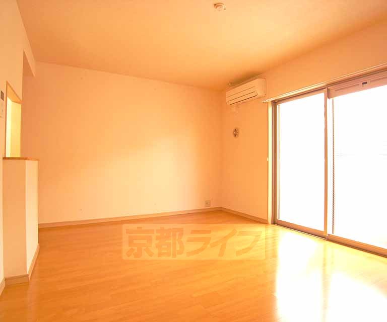 居室・リビング　日当たり良いです。