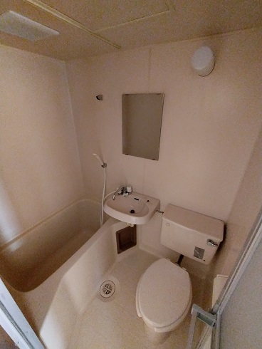 バス・シャワールーム　バストイレ併設
