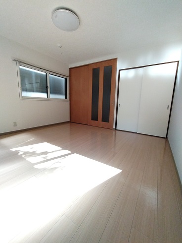 その他　照明器具・横窓（2重窓）