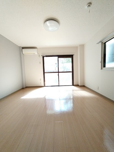 居室・リビング　角部屋・2面採光