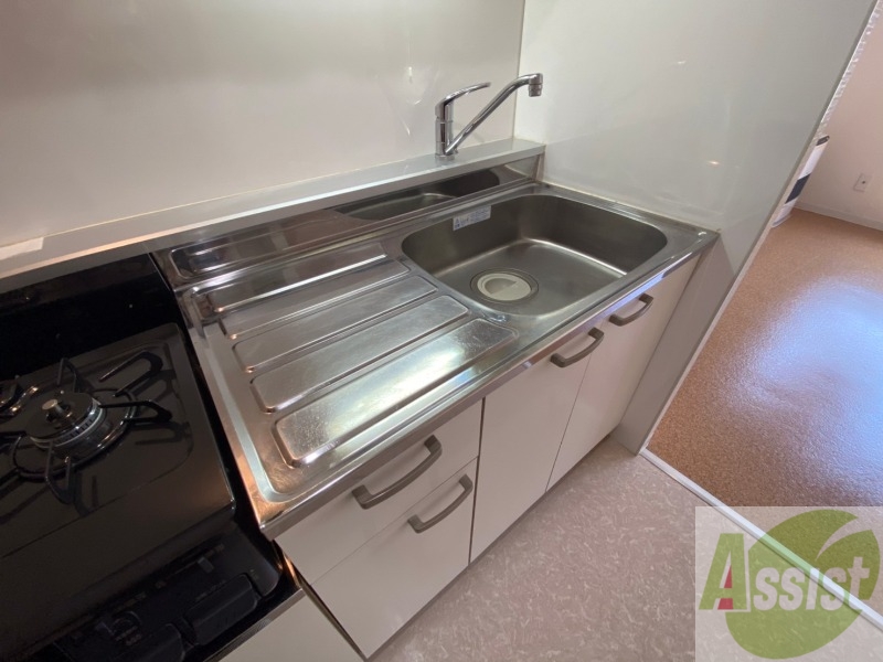 洗面設備　洗い物をするなら十分なスペースがありますね。