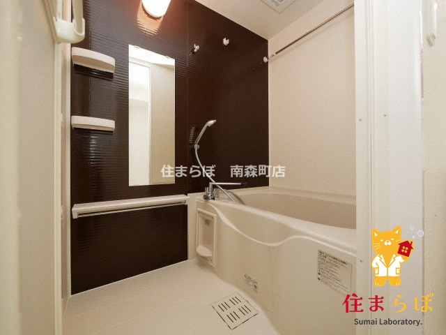 バス・シャワールーム　「見た目じゃなく、心に“しっくりくる”を大切に。」