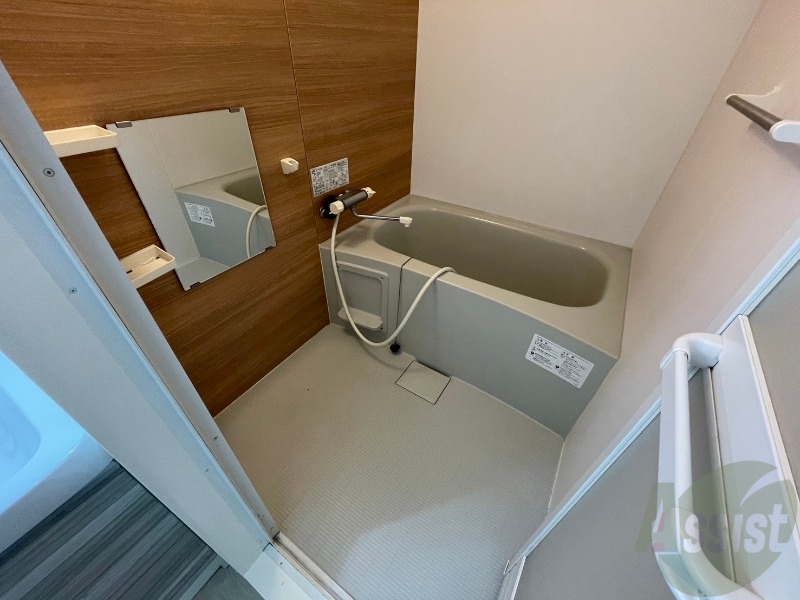 バス・シャワールーム　お風呂になります。一日の疲れを癒してくださいね。