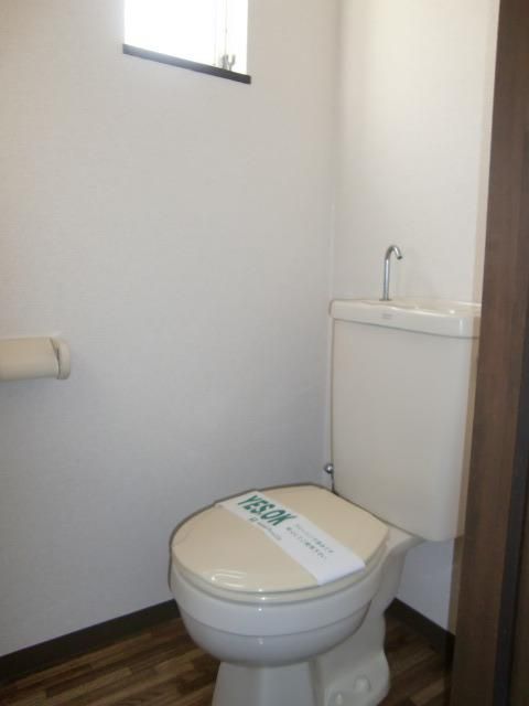 トイレ　窓付きトイレ