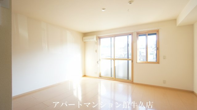 居室・リビング　リビング全景（エアコン付）